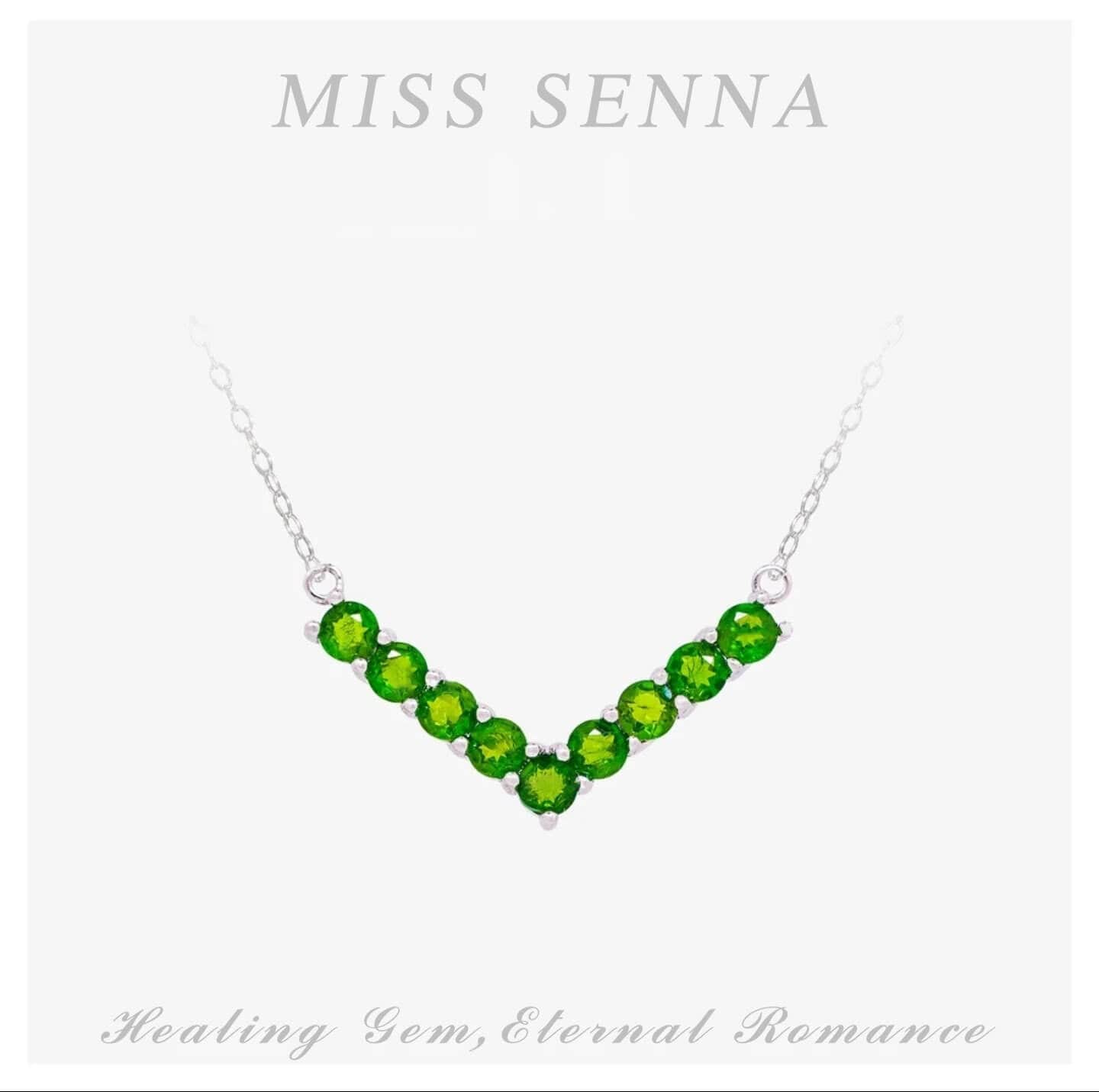 MISSSENNA Jewelry S925 Silver Diopside Green V Shape Victory Oval Cutting Necklace