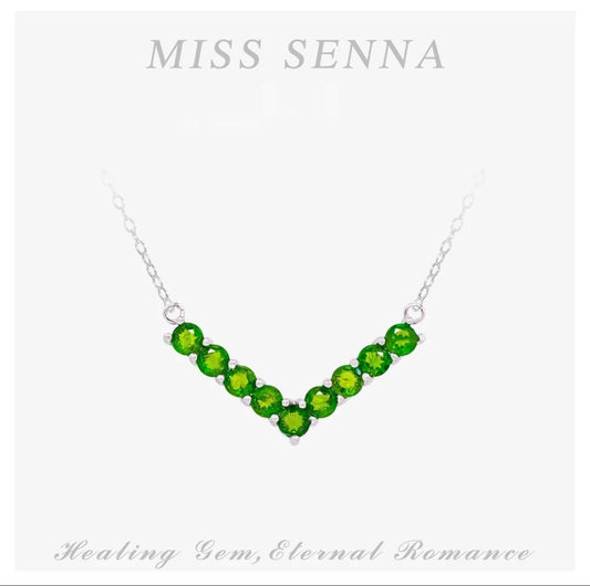 MISSSENNA Jewelry S925 Silver Diopside Green V Shape Victory Oval Cutting Necklace